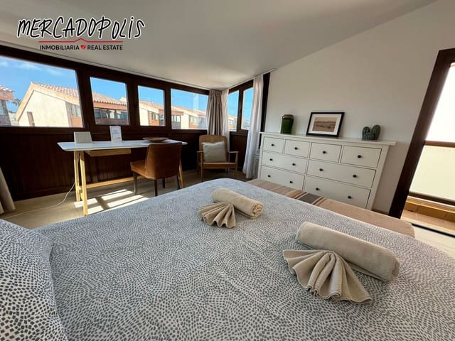 4 quarto Moradia para venda em Corralejo, La Oliva com piscina - 499 000 € (Ref: 8505550)