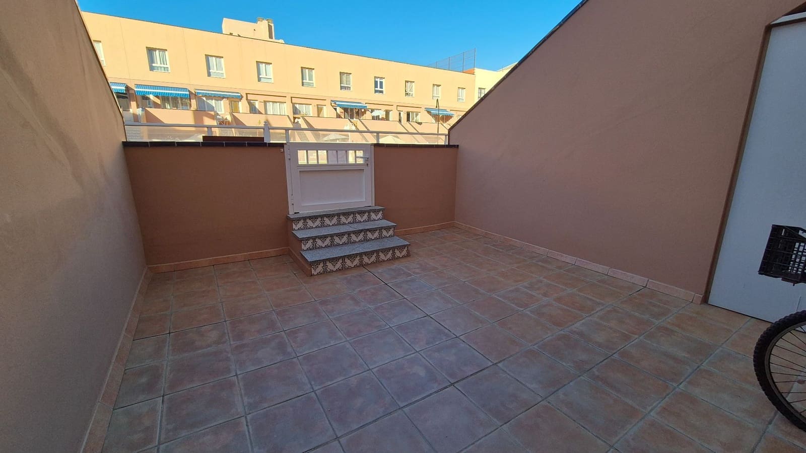 2 bedroom Apartment for rent in Corralejo with pool - € 1,800 (Ref: 8789756)