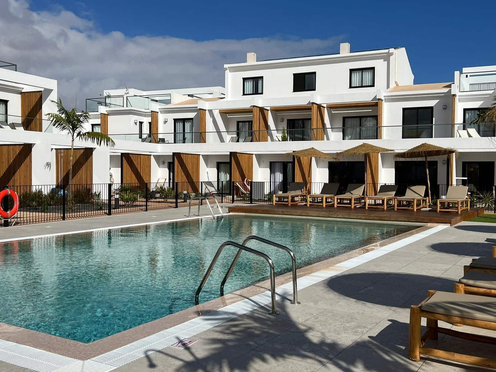 1 soveværelse Byhus til leje i Parque Holandes med swimmingpool - € 1.850 (Ref: 8879399)