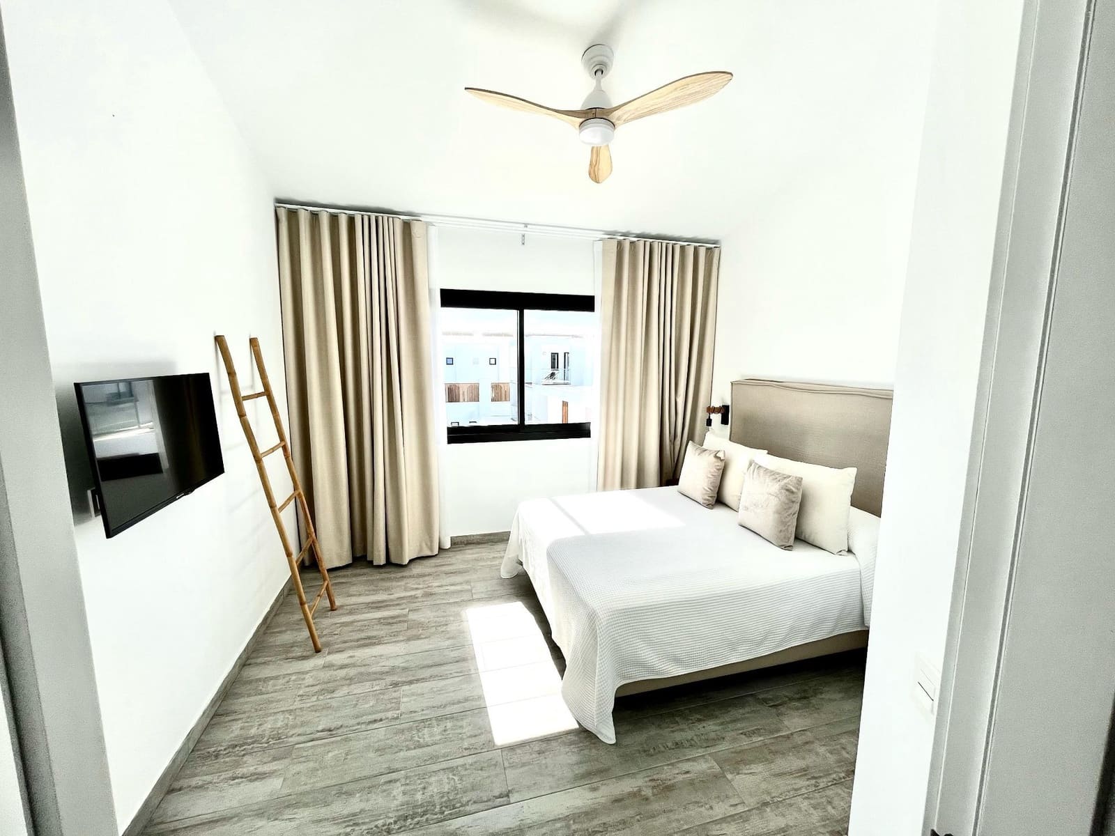 1 soveværelse Byhus til leje i Parque Holandes med swimmingpool - € 1.850 (Ref: 8879399)