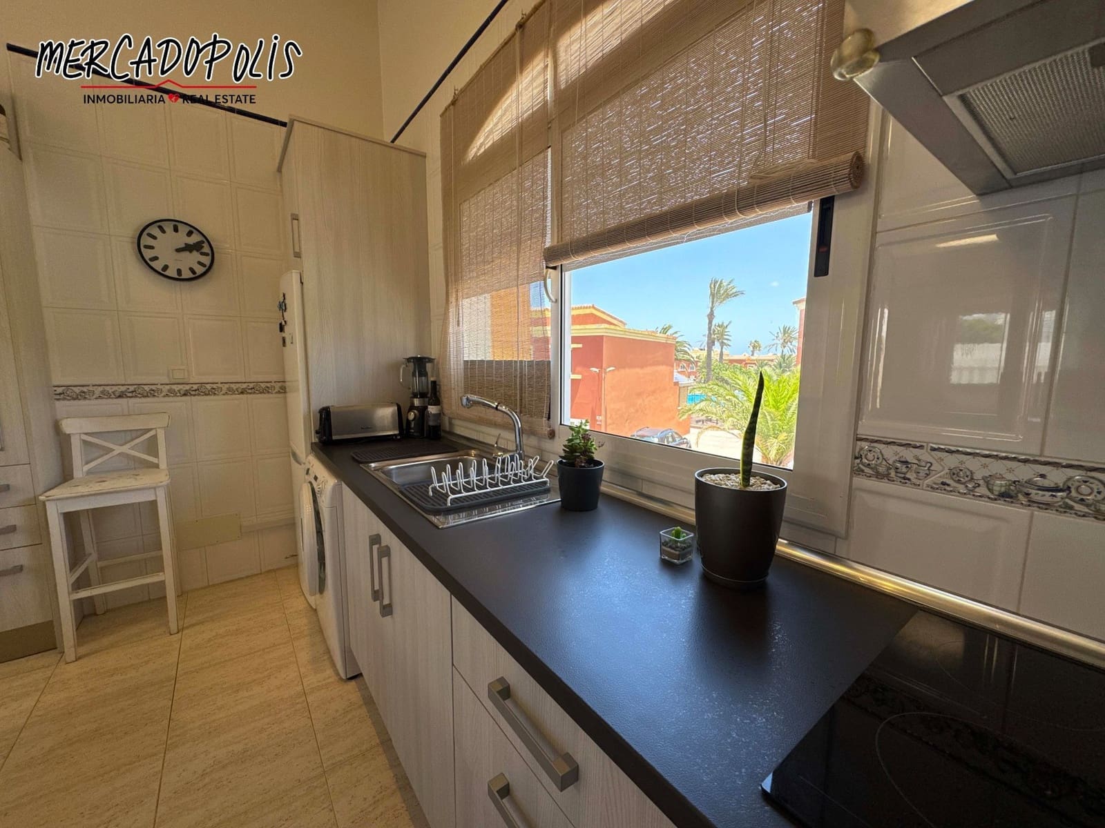 2 soveværelse Semi-Rækkehus til salg i Corralejo med swimmingpool garage - € 350.000 (Ref: 9116611)