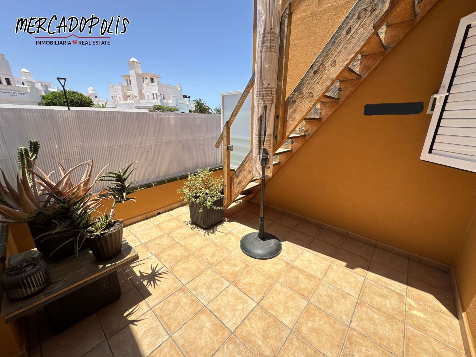 2 soveværelse Semi-Rækkehus til salg i Corralejo med swimmingpool garage - € 350.000 (Ref: 9116611)