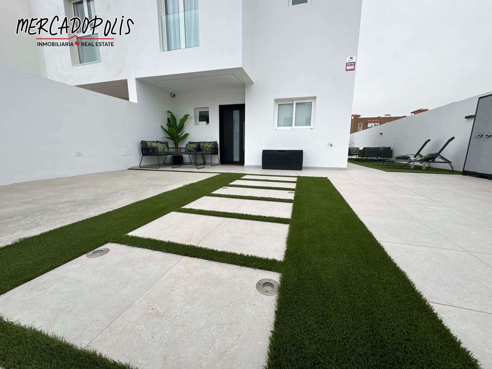 3 makuuhuone Huvila vuokrattavana paikassa Corralejo mukana uima-altaan 
autotalli - 3 500 € (Ref: 9251849)