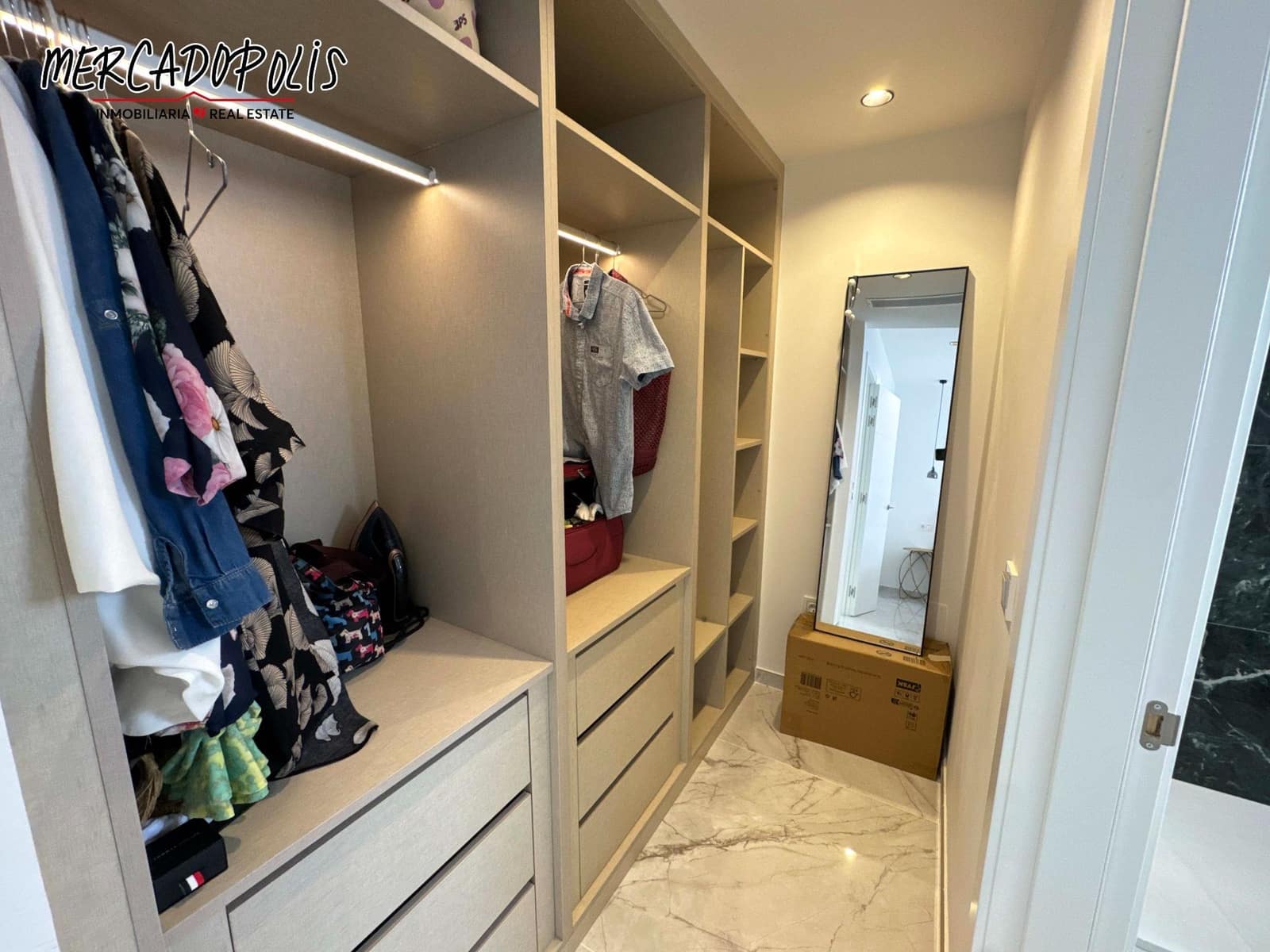 3 makuuhuone Huvila vuokrattavana paikassa Corralejo mukana uima-altaan 
autotalli - 3 500 € (Ref: 9251849)