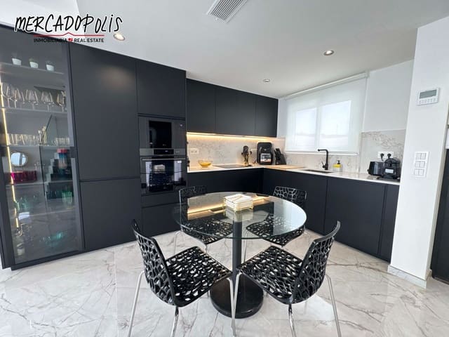 3 makuuhuone Huvila vuokrattavana paikassa Corralejo, La Oliva mukana uima-altaan 
autotalli - 3 500 € (Ref: 9251849)