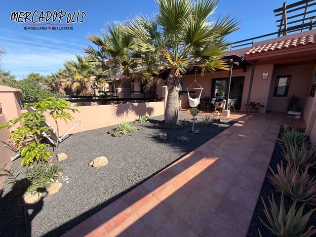 1 quarto Moradia Geminada para venda em Lajares, La Oliva com piscina - 185 000 € (Ref: 9346814)