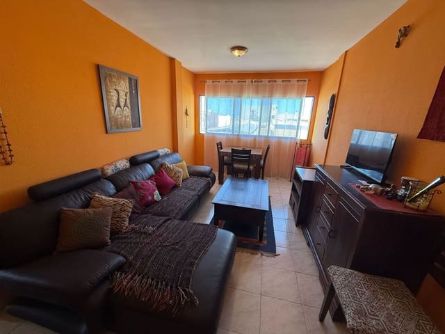 Appartement de 2 chambres à louer à Corralejo, La Oliva - 1 400 € (Ref: 9472228)