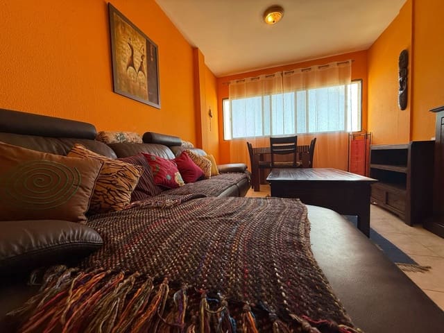 Appartement de 2 chambres à louer à Corralejo, La Oliva - 1 400 € (Ref: 9472228)