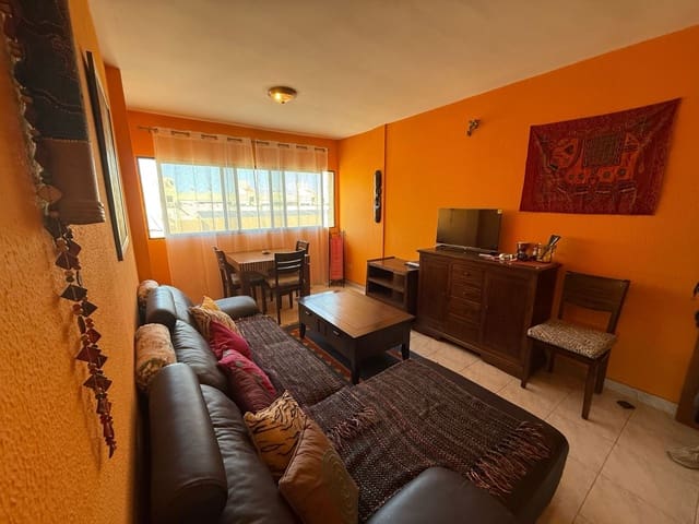 Appartement de 2 chambres à louer à Corralejo, La Oliva - 1 400 € (Ref: 9472228)