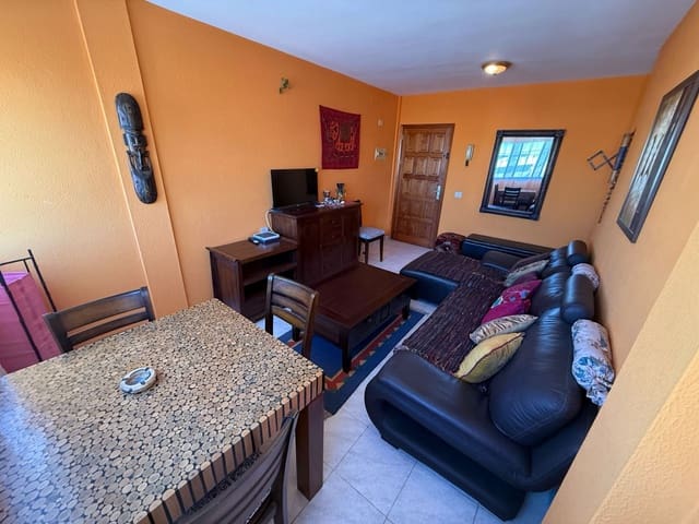 Appartement de 2 chambres à louer à Corralejo, La Oliva - 1 400 € (Ref: 9472228)