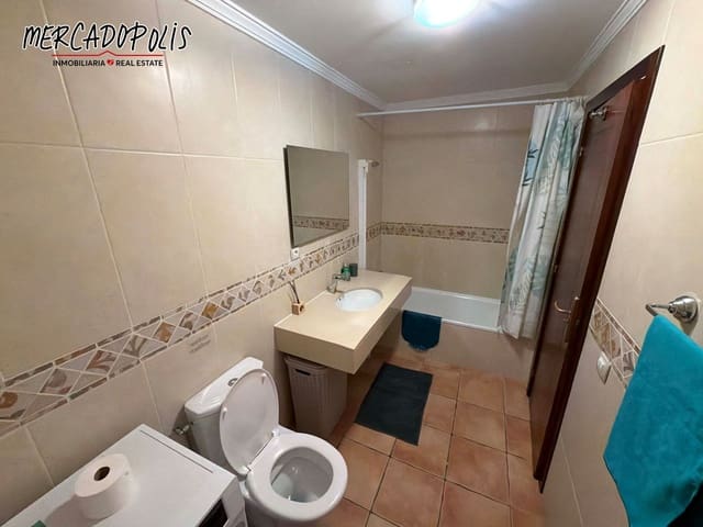 Pareado de 3 habitaciones en Corralejo, La Oliva en alquiler con piscina - 2.500 € (Ref: 9547597)