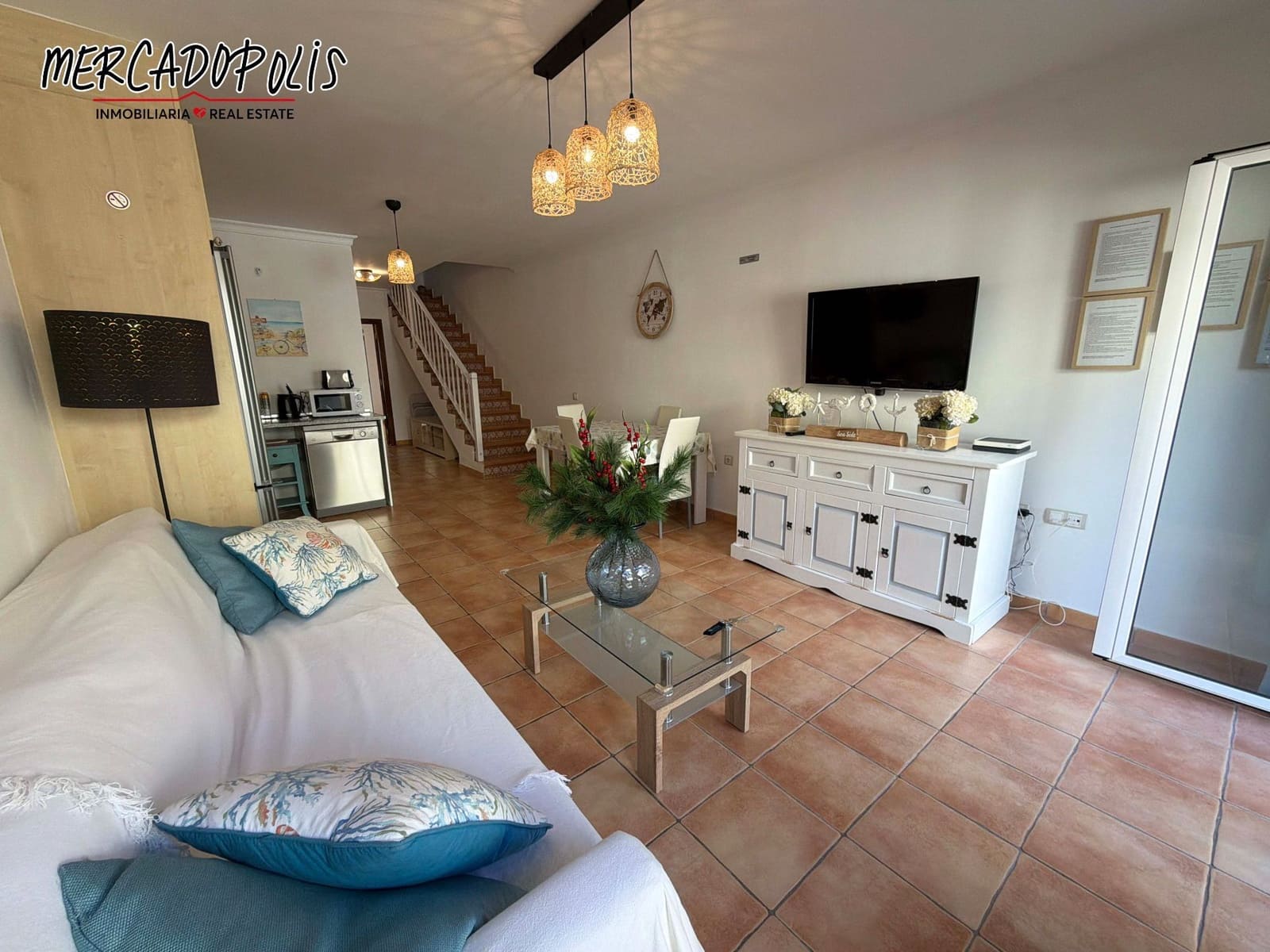 Pareado de 3 habitaciones en Corralejo en alquiler con piscina - 2.500 € (Ref: 9547597)
