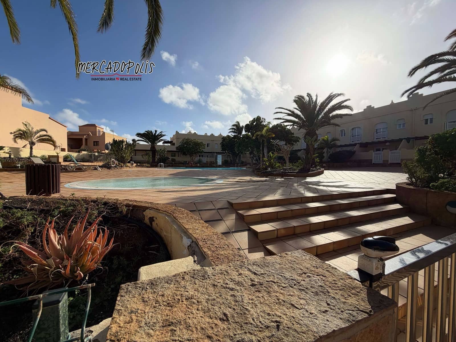 Pareado de 3 habitaciones en Corralejo en alquiler con piscina - 2.500 € (Ref: 9547597)
