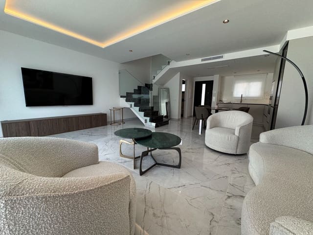 3 sovrum Villa till salu i Corralejo, La Oliva med pool garage - 450 000 € (Ref: 9607197)