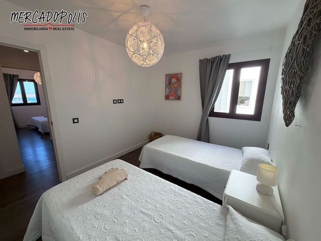 2 makuuhuone Huoneisto myytävänä paikassa Corralejo, La Oliva mukana 
autotalli - 320 000 € (Ref: 9614710)