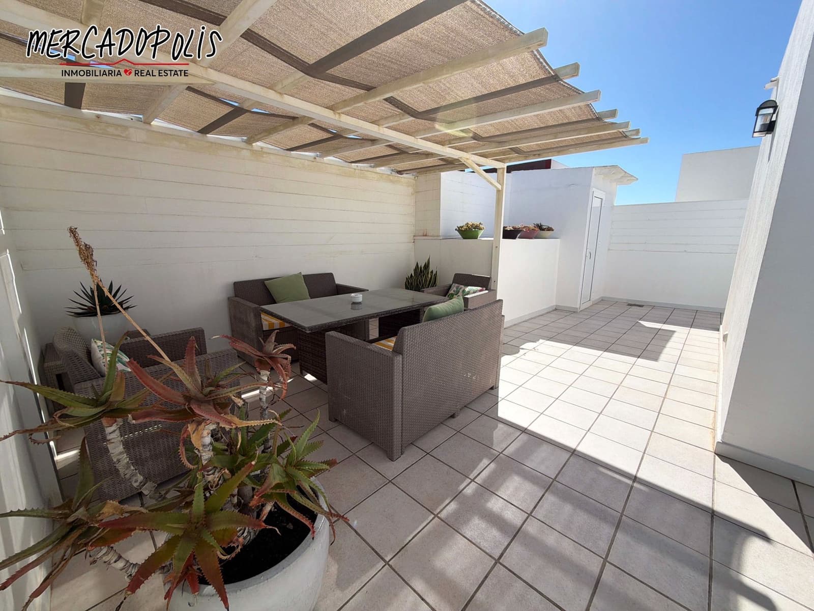 2 makuuhuone Huoneisto myytävänä paikassa Corralejo mukana 
autotalli - 320 000 € (Ref: 9614710)