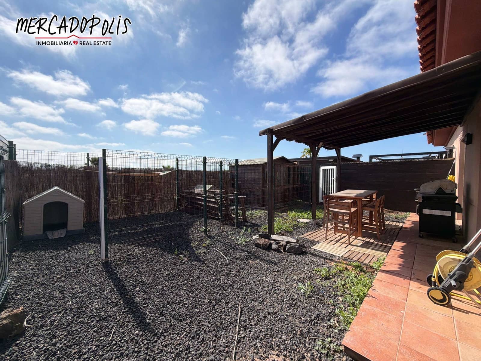 3 sypialnia Willa na sprzedaż w Lajares z basenem - 330 000 € (Ref: 9620766)