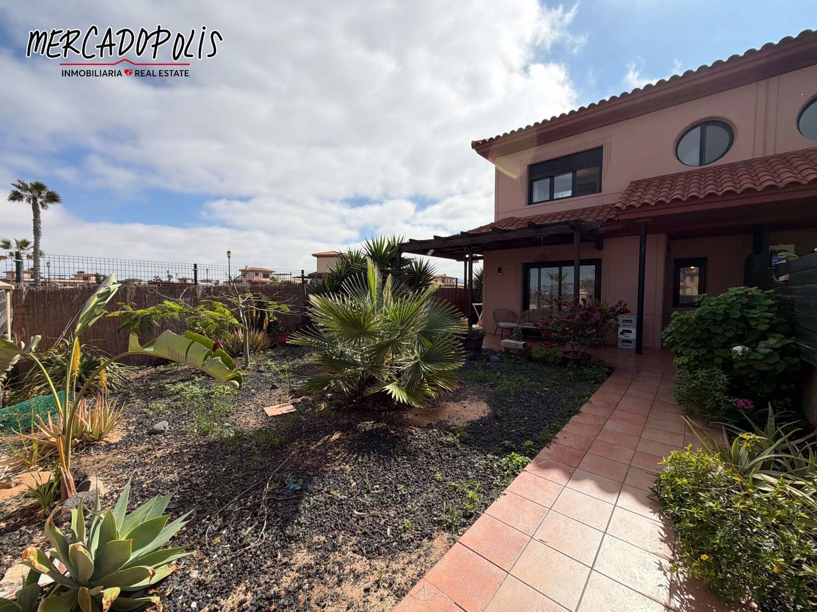 3 sypialnia Willa na sprzedaż w Lajares z basenem - 330 000 € (Ref: 9620766)