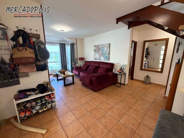 3 soverom Kjedet enebolig til salgs i Corralejo, La Oliva med garasje - € 415 000 (Ref: 9629620)