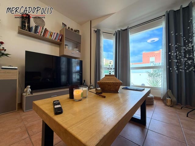 3 soverom Kjedet enebolig til salgs i Corralejo, La Oliva med garasje - € 415 000 (Ref: 9629620)