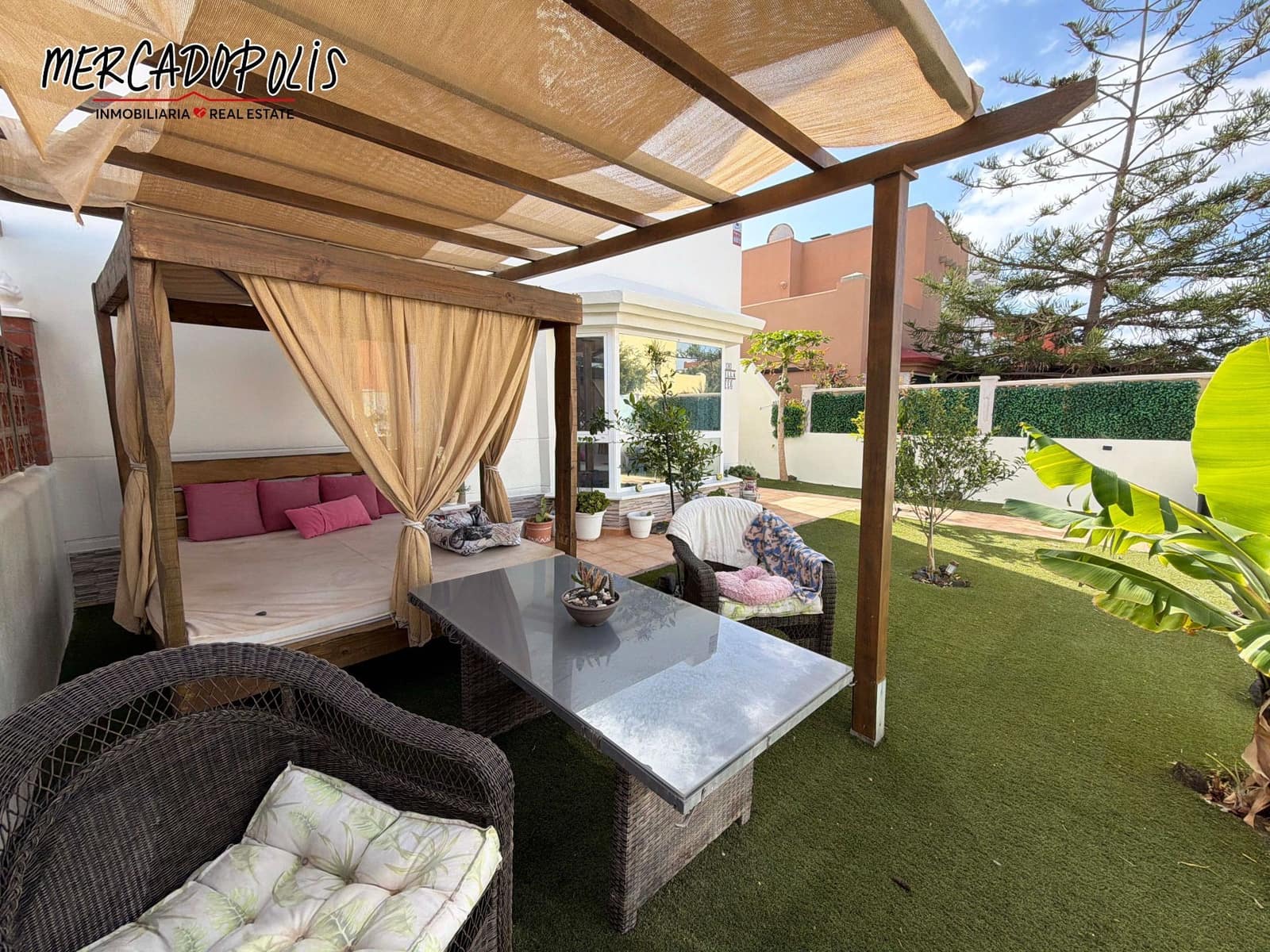 3 sovrum Semi-fristående Villa till salu i Corralejo med garage - 415 000 € (Ref: 9629620)