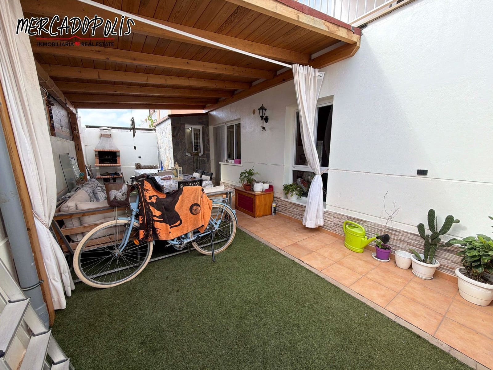 3 sovrum Semi-fristående Villa till salu i Corralejo med garage - 415 000 € (Ref: 9629620)