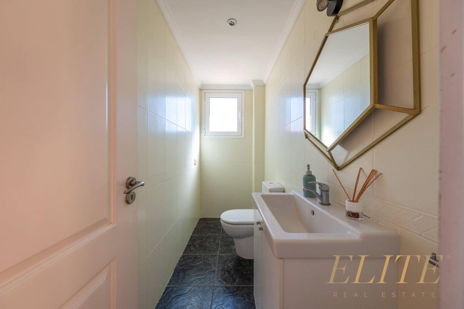 4 bedroom Townhouse for sale in Santa Brigida with garage - € 575,000 (Ref: 9586833)