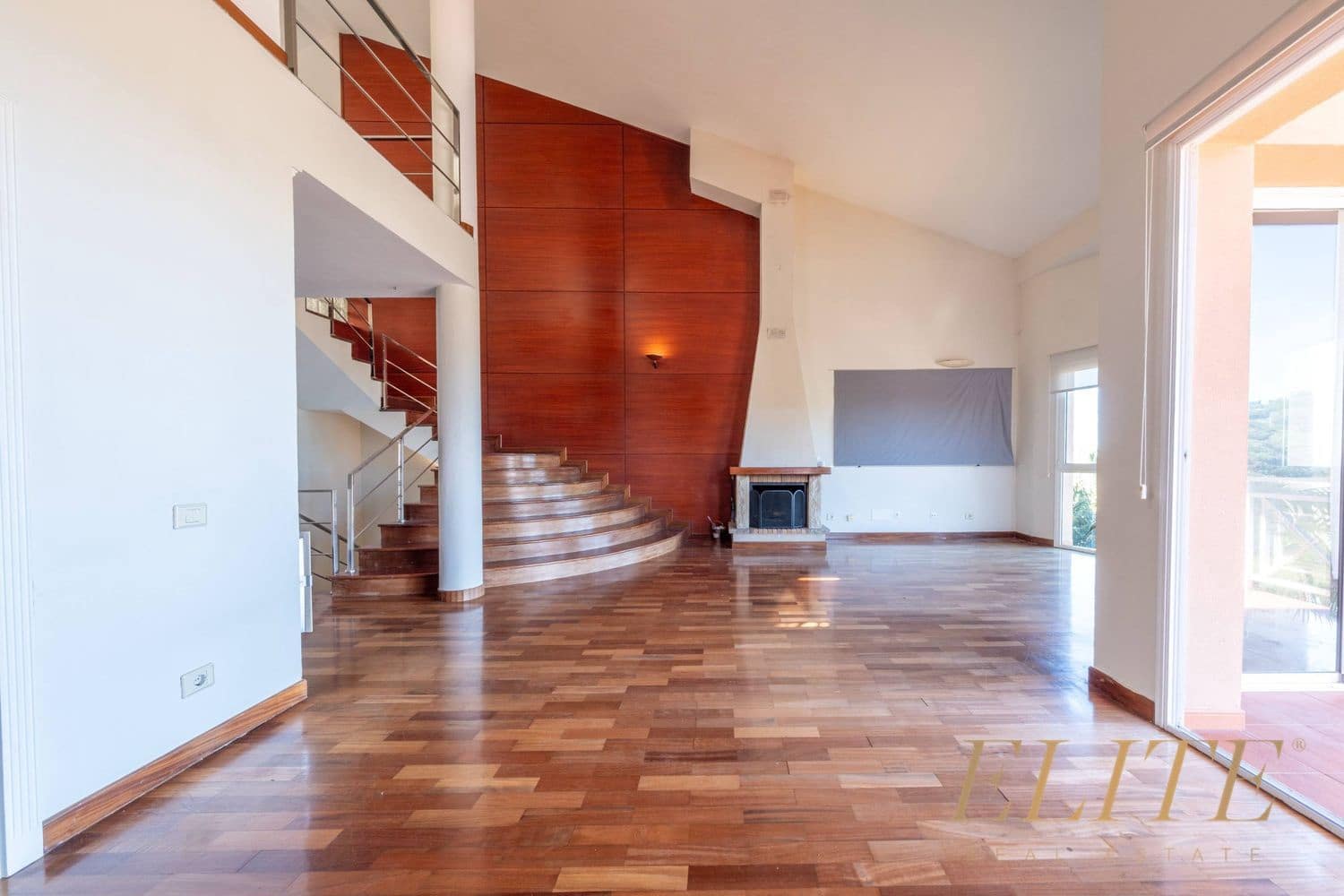 4 bedroom Townhouse for sale in Santa Brigida with garage - € 575,000 (Ref: 9586833)