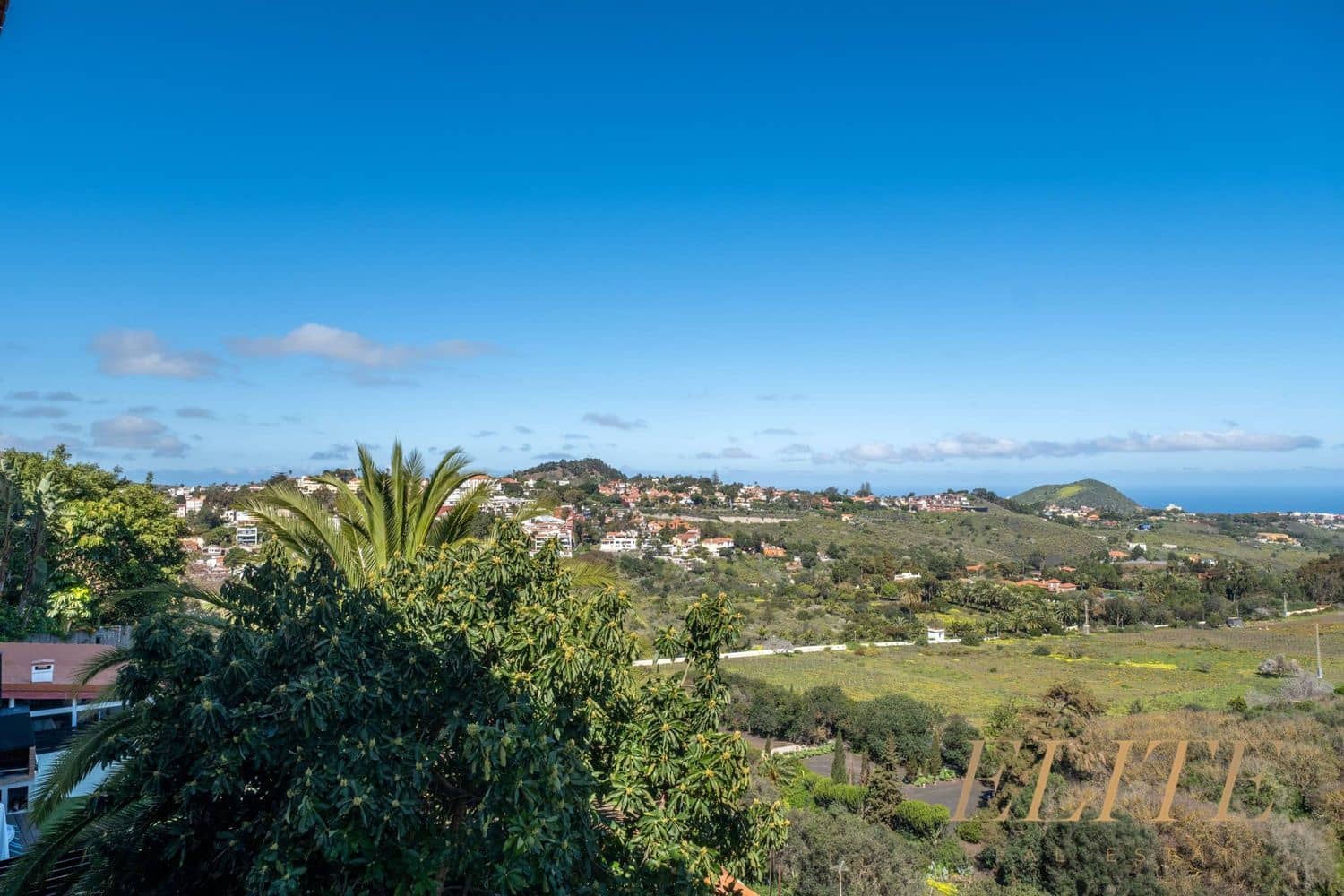 4 bedroom Townhouse for sale in Santa Brigida with garage - € 575,000 (Ref: 9586833)