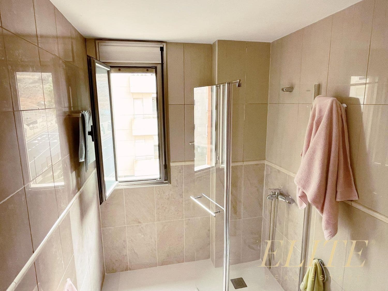 2 makuuhuone Huoneisto vuokrattavana paikassa Las Palmas de Gran Canaria mukana 
autotalli - 1 200 € (Ref: 9586834)