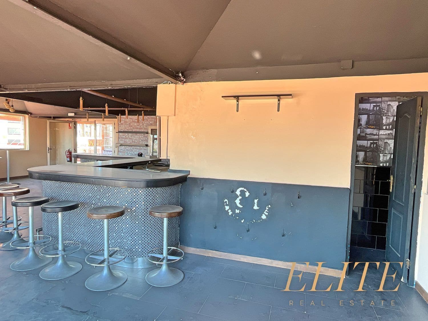 Commercial for sale in Playa del Ingles - € 350,000 (Ref: 9586835)