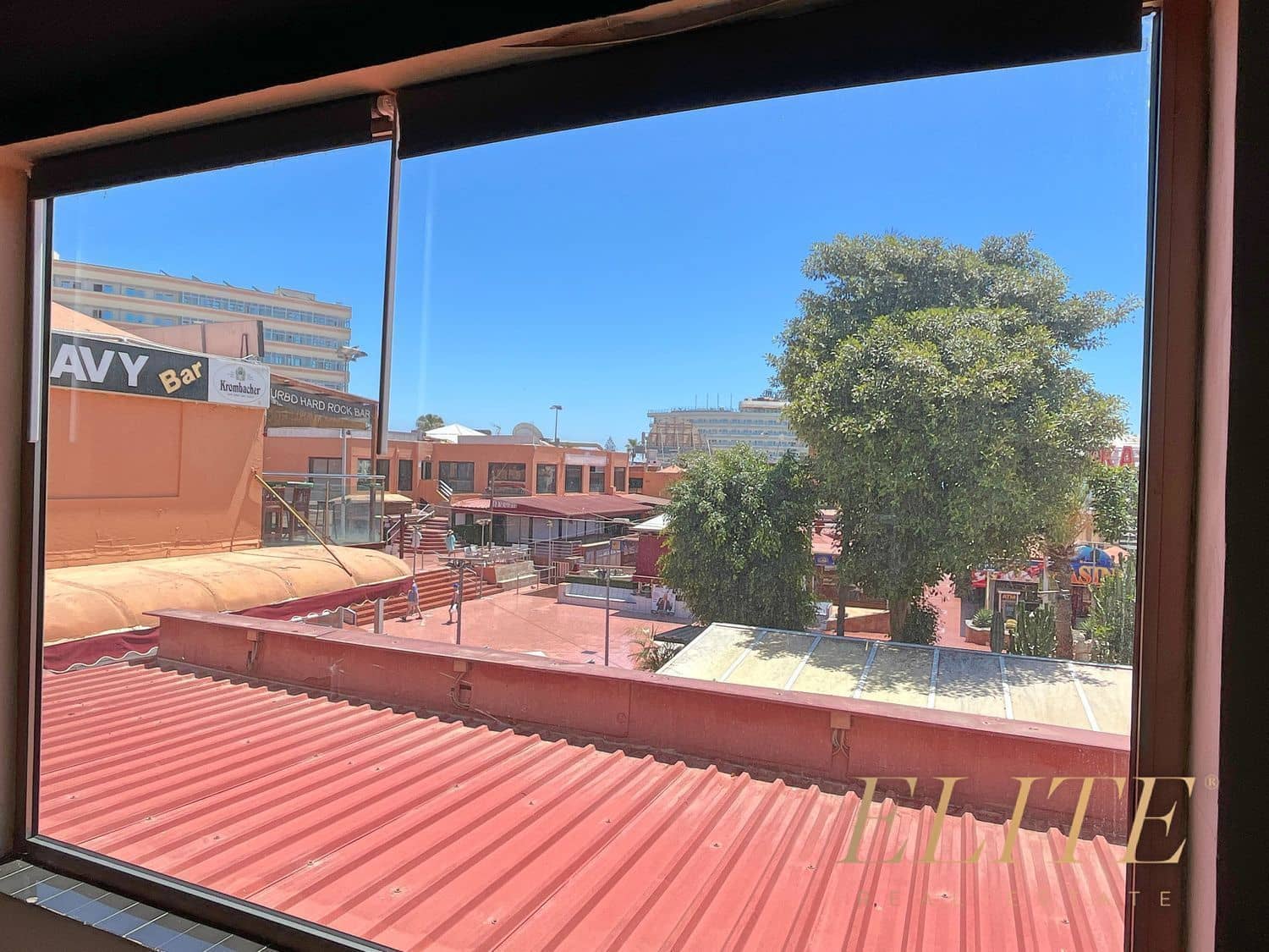 Commercial for sale in Playa del Ingles - € 350,000 (Ref: 9586835)