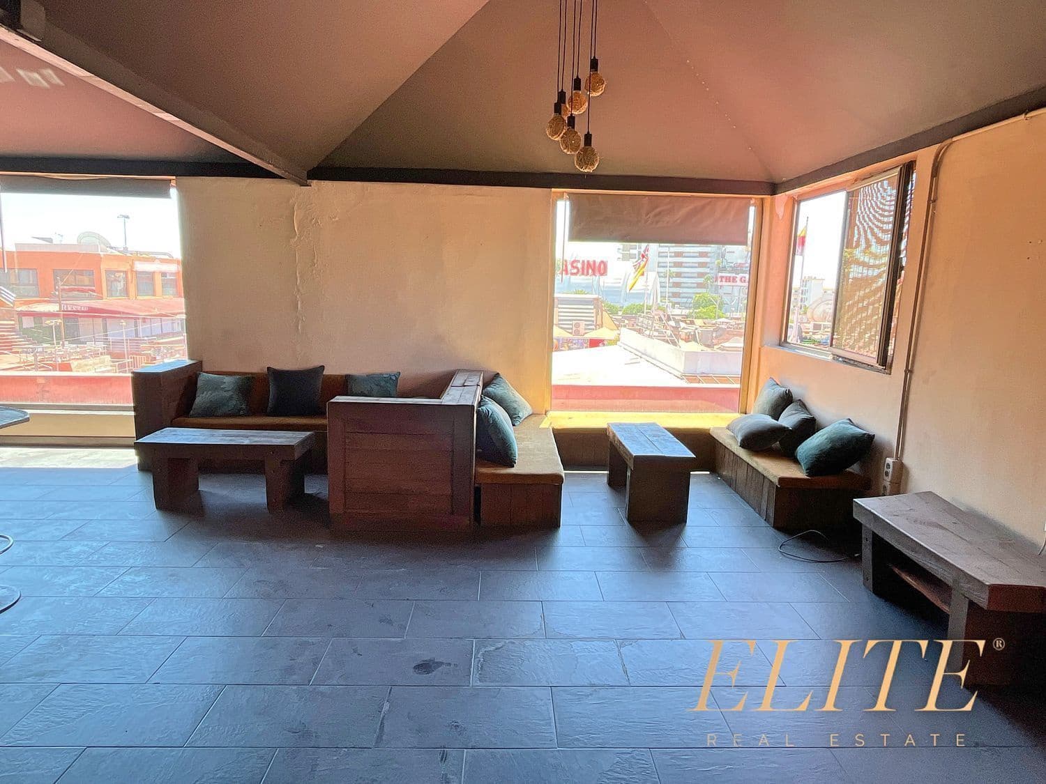 Commercial for sale in Playa del Ingles - € 350,000 (Ref: 9586835)