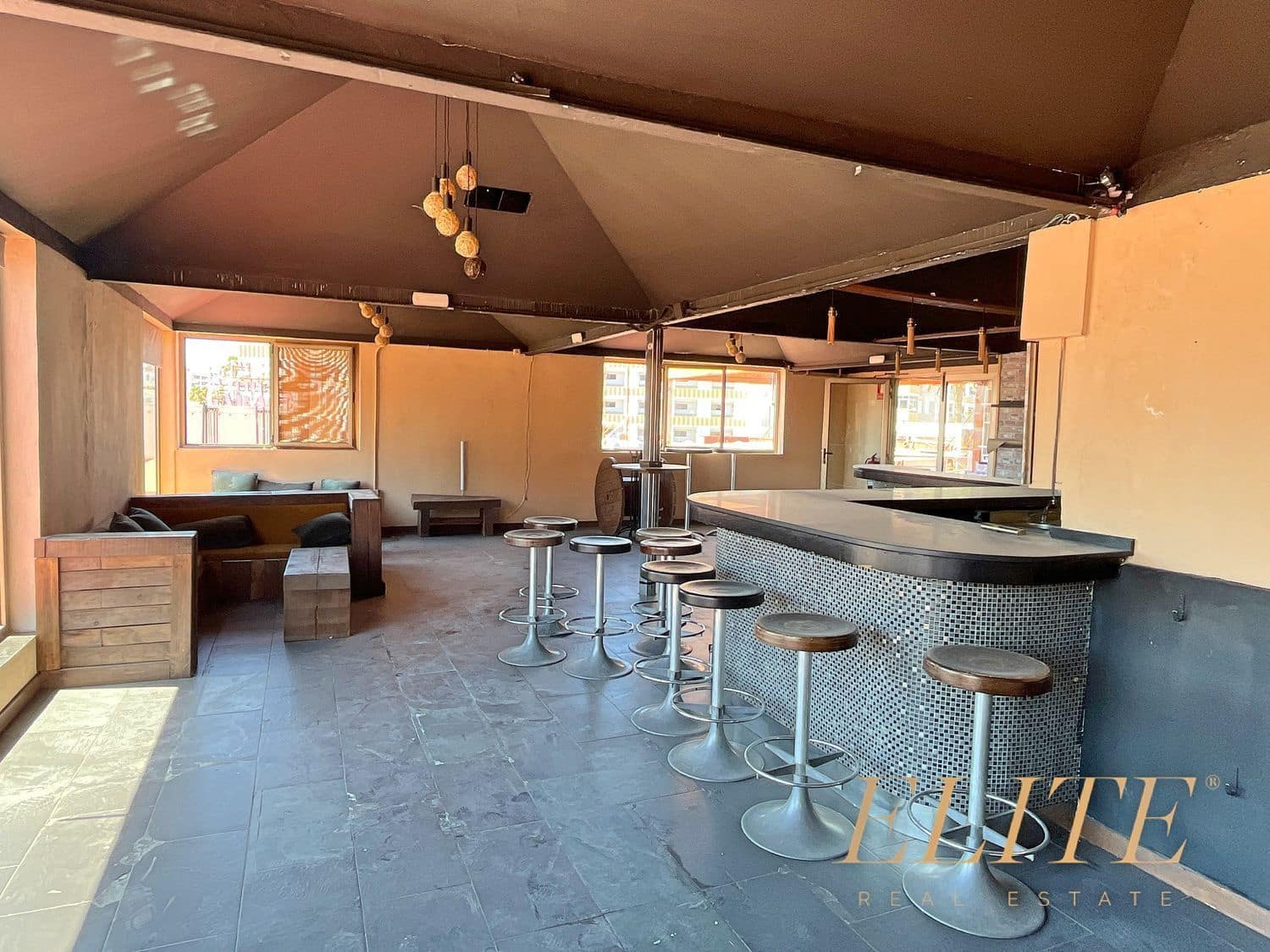 Commercial for sale in Playa del Ingles - € 350,000 (Ref: 9586835)