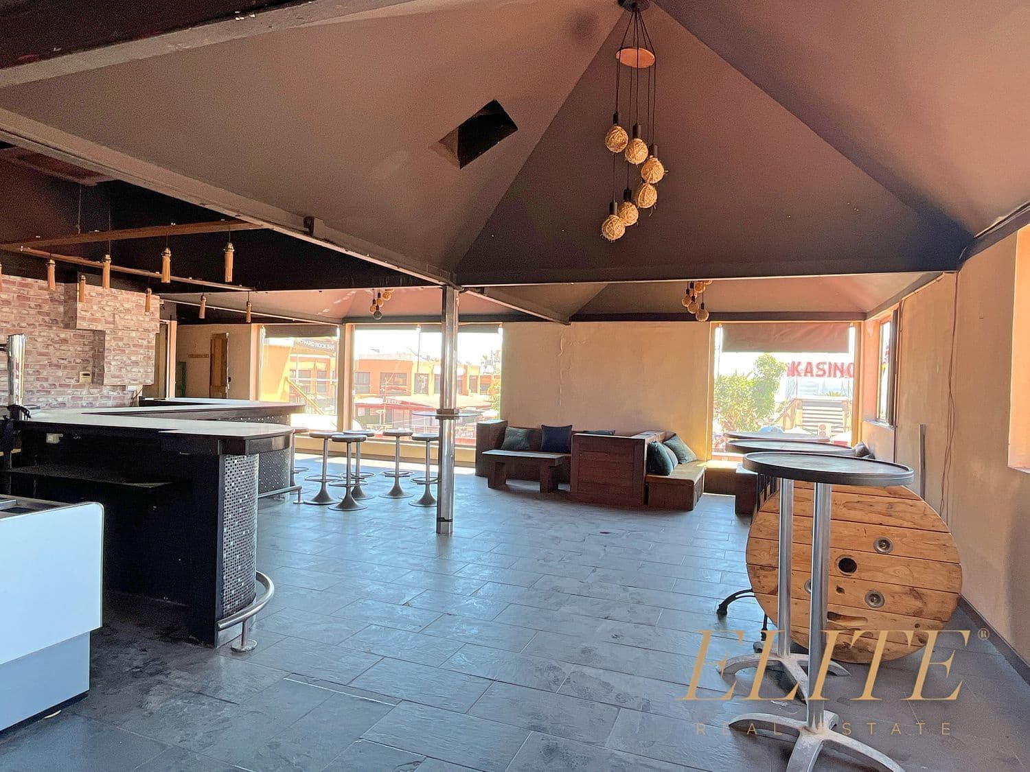 Commercial for sale in Playa del Ingles - € 350,000 (Ref: 9586835)