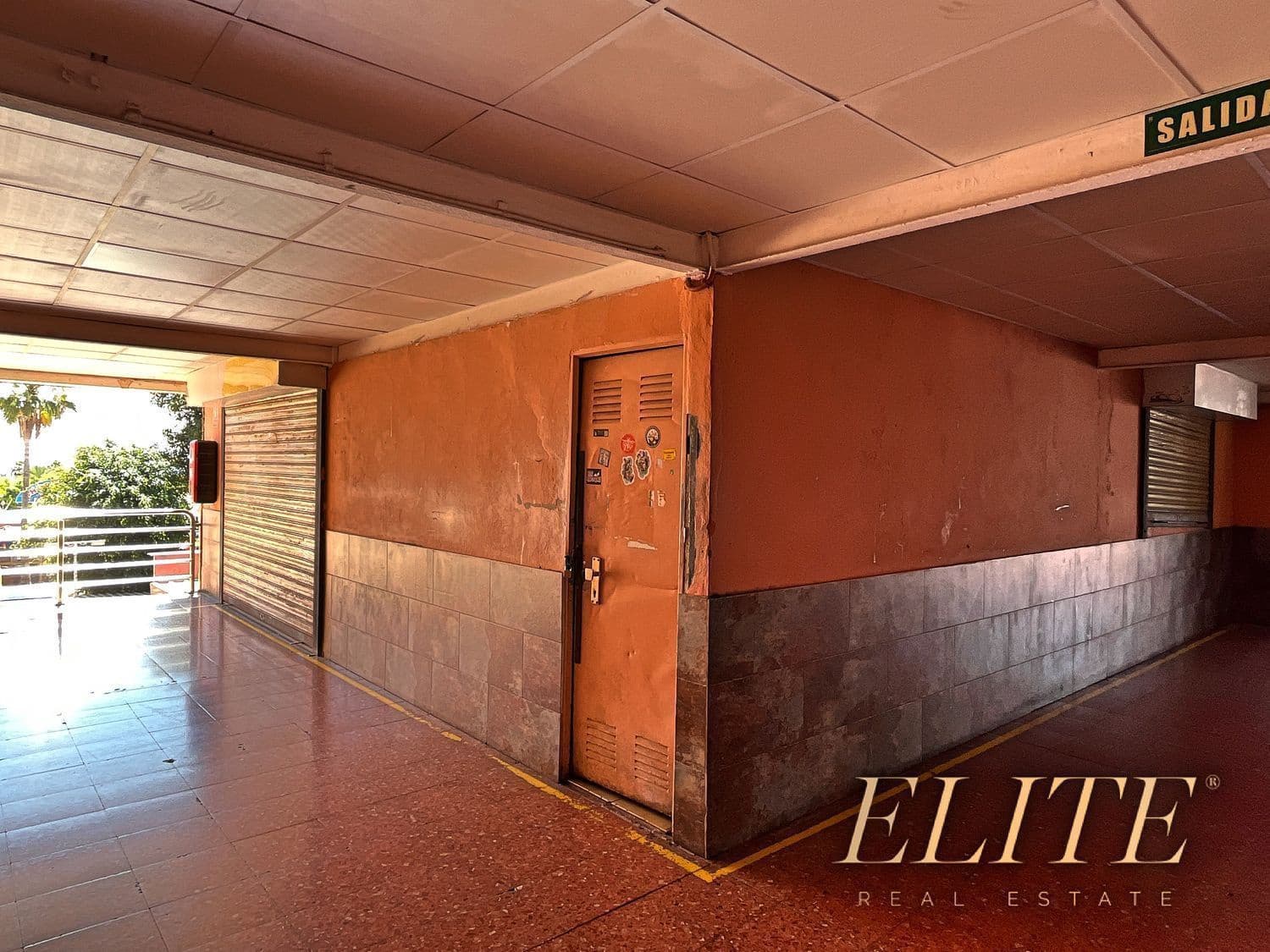 Commercial for sale in Playa del Ingles - € 350,000 (Ref: 9586835)