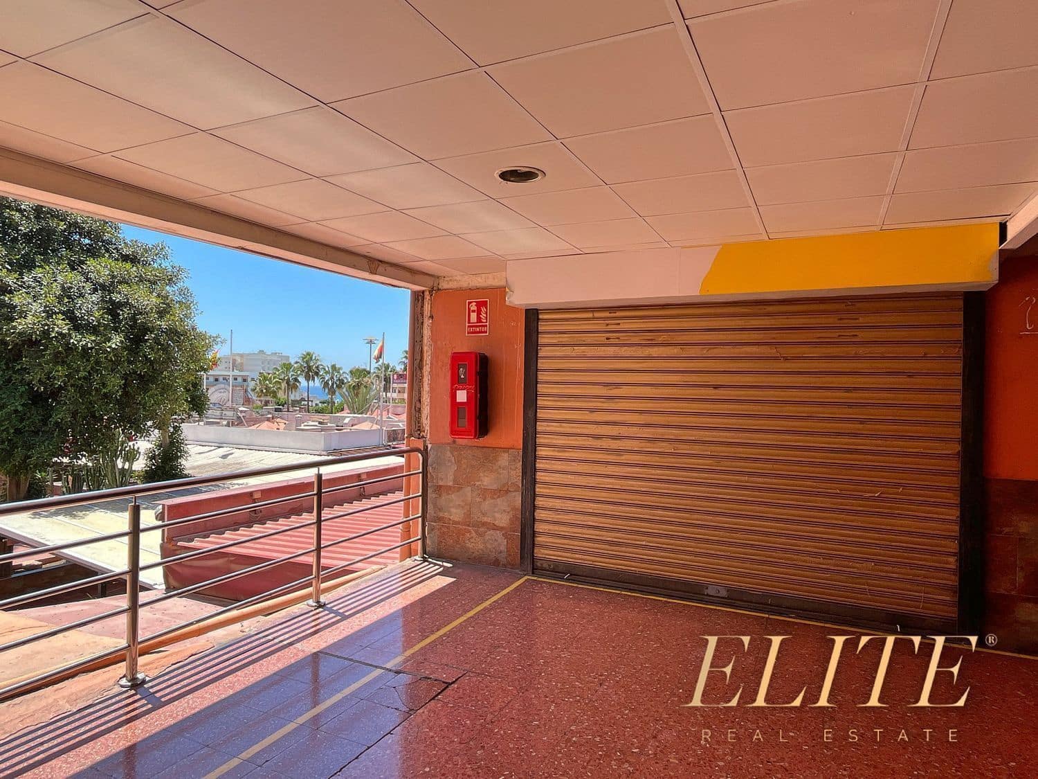 Commercial for sale in Playa del Ingles - € 350,000 (Ref: 9586835)