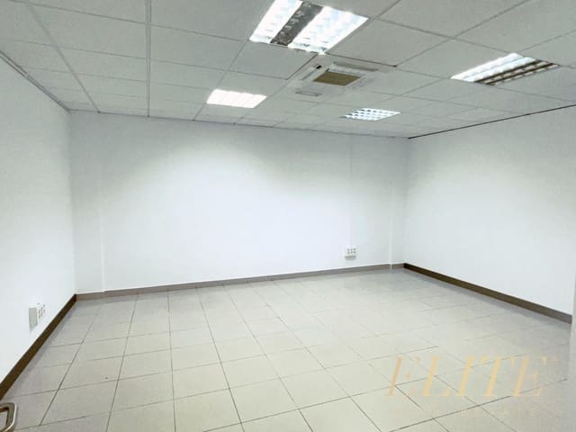 Commercial for rent in Sonneland, San Bartolomé de Tirajana - € 1,900 (Ref: 9586836)