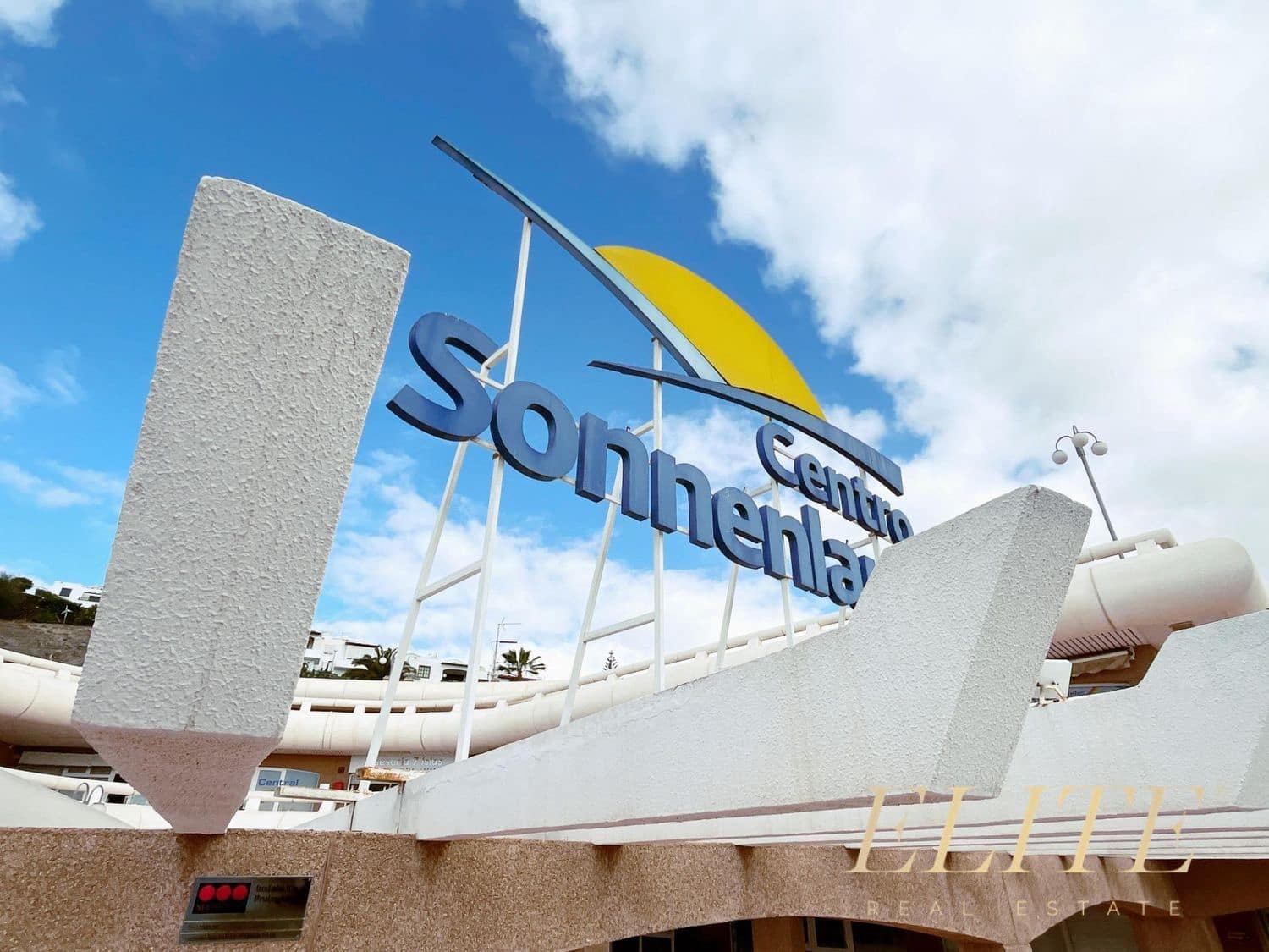 Commercial for rent in Sonneland - € 1,900 (Ref: 9586836)