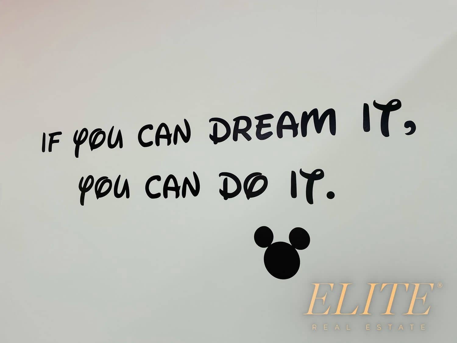 3 bedroom Villa for sale in Sonneland with pool garage - € 1,800,000 (Ref: 9586837)