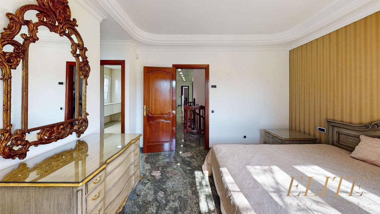 3 bedroom Villa for sale in Sonneland with pool garage - € 1,800,000 (Ref: 9586837)