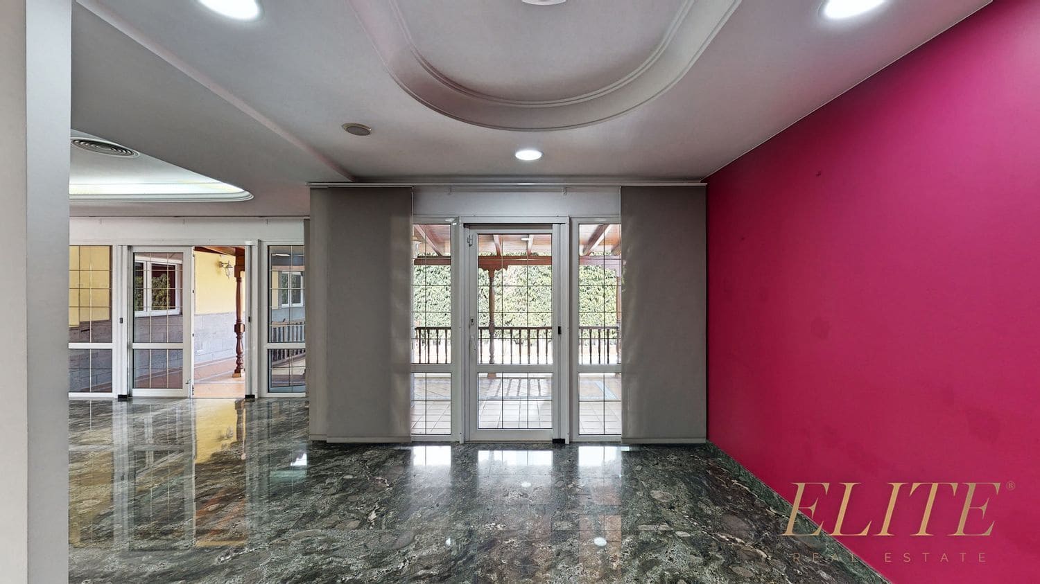 3 bedroom Villa for sale in Sonneland with pool garage - € 1,800,000 (Ref: 9586837)