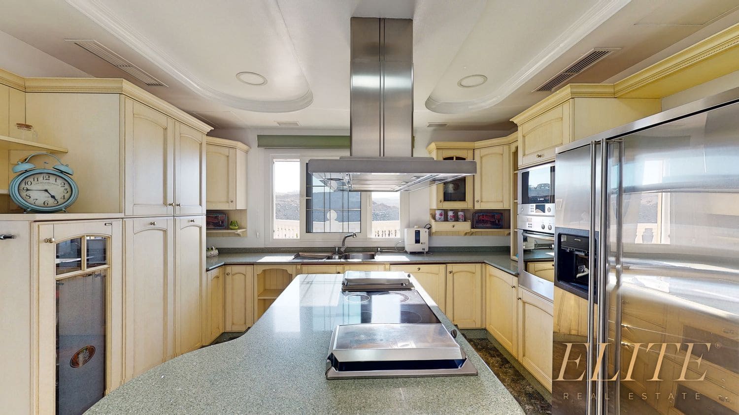 3 bedroom Villa for sale in Sonneland with pool garage - € 1,800,000 (Ref: 9586837)