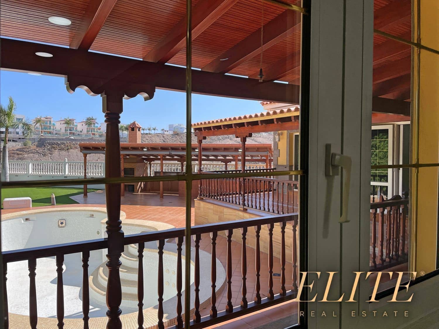 3 bedroom Villa for sale in Sonneland with pool garage - € 1,800,000 (Ref: 9586837)