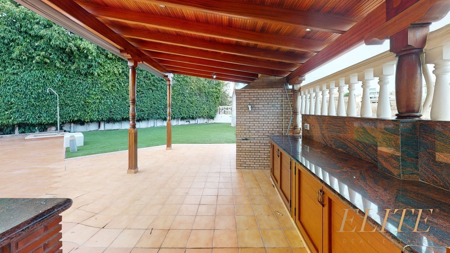 3 bedroom Villa for sale in Sonneland with pool garage - € 1,800,000 (Ref: 9586837)