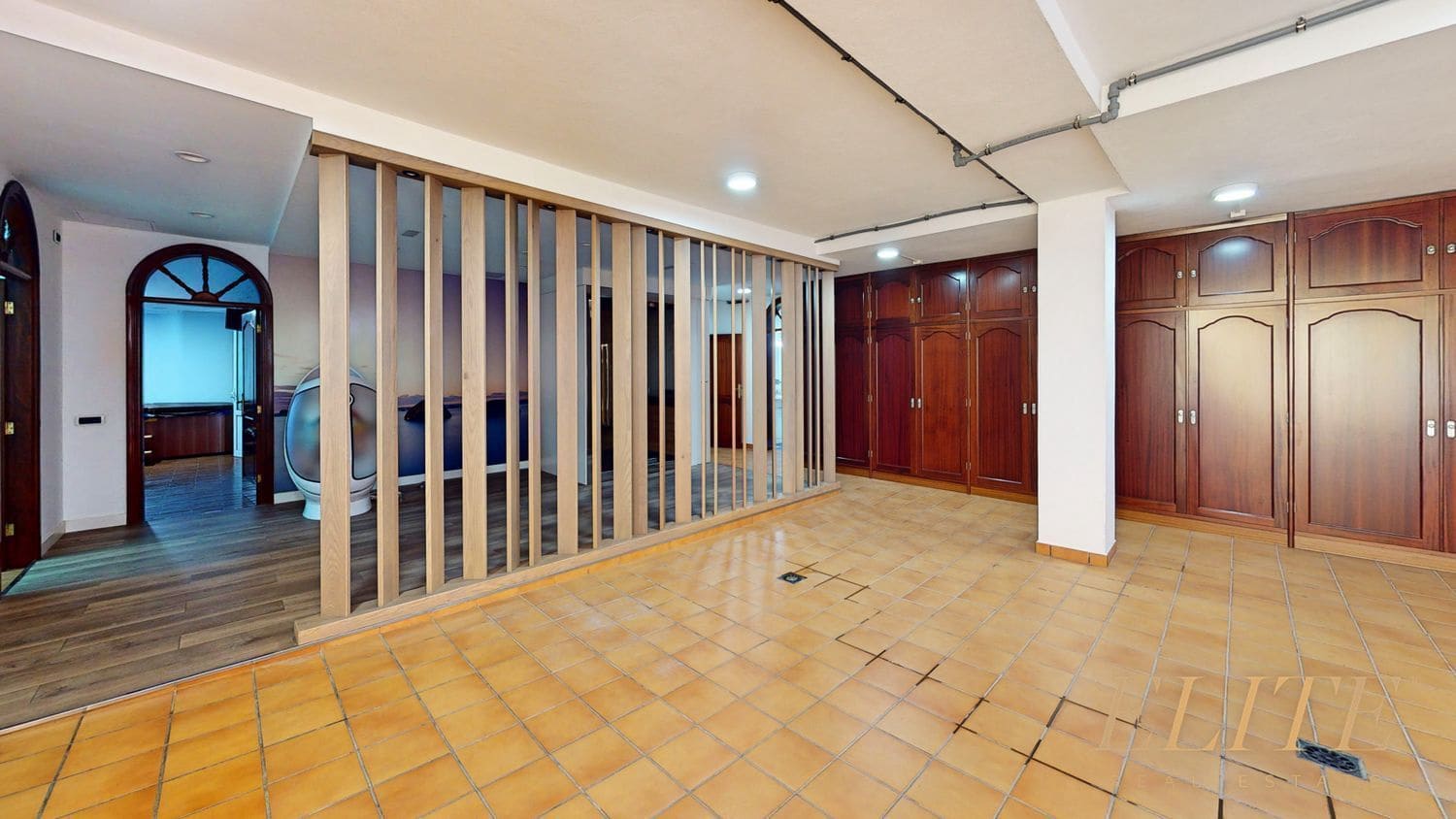 3 bedroom Villa for sale in Sonneland with pool garage - € 1,800,000 (Ref: 9586837)