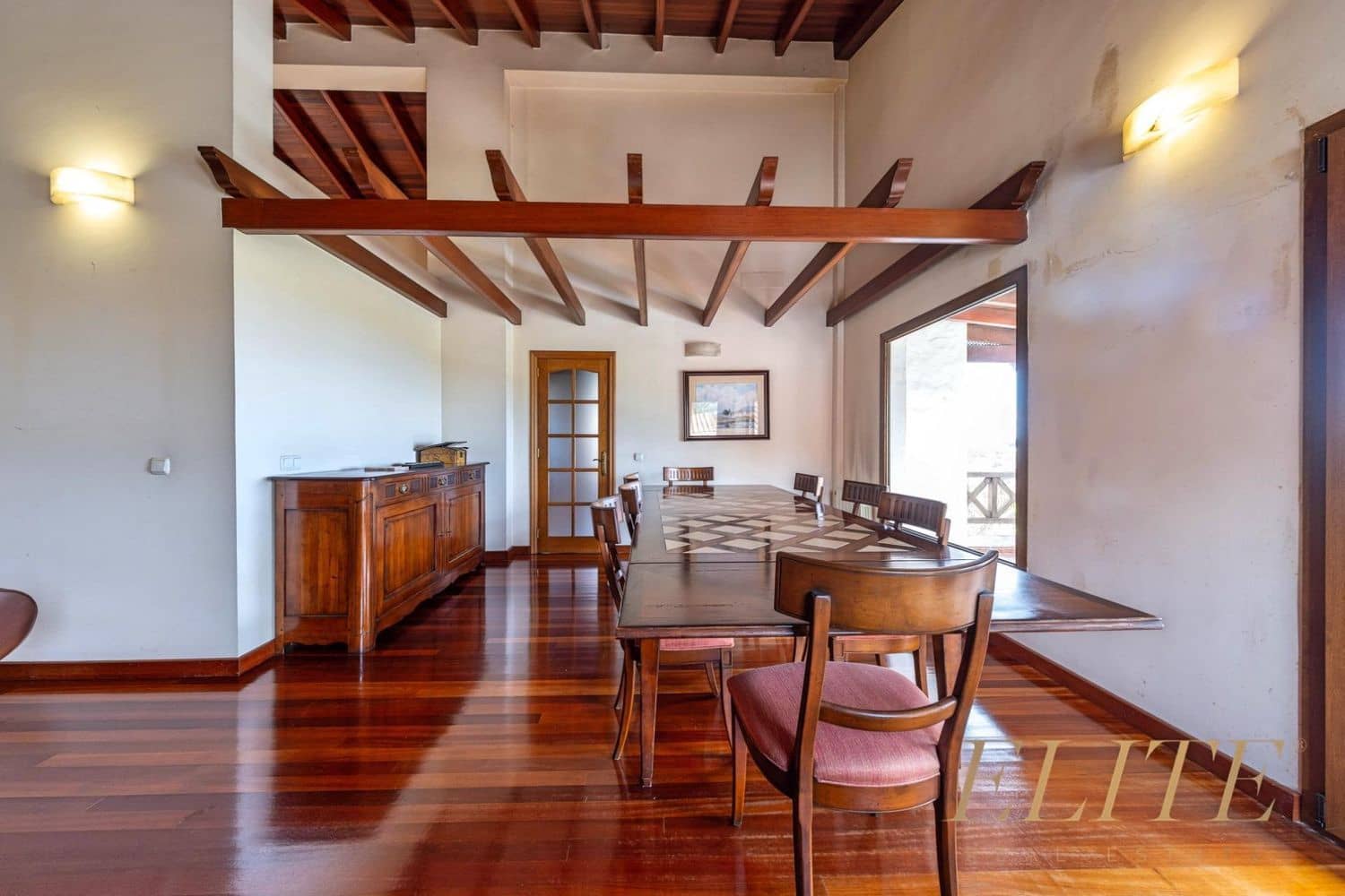 5 bedroom Villa for sale in Santa Brigida with pool garage - € 700,000 (Ref: 9586840)