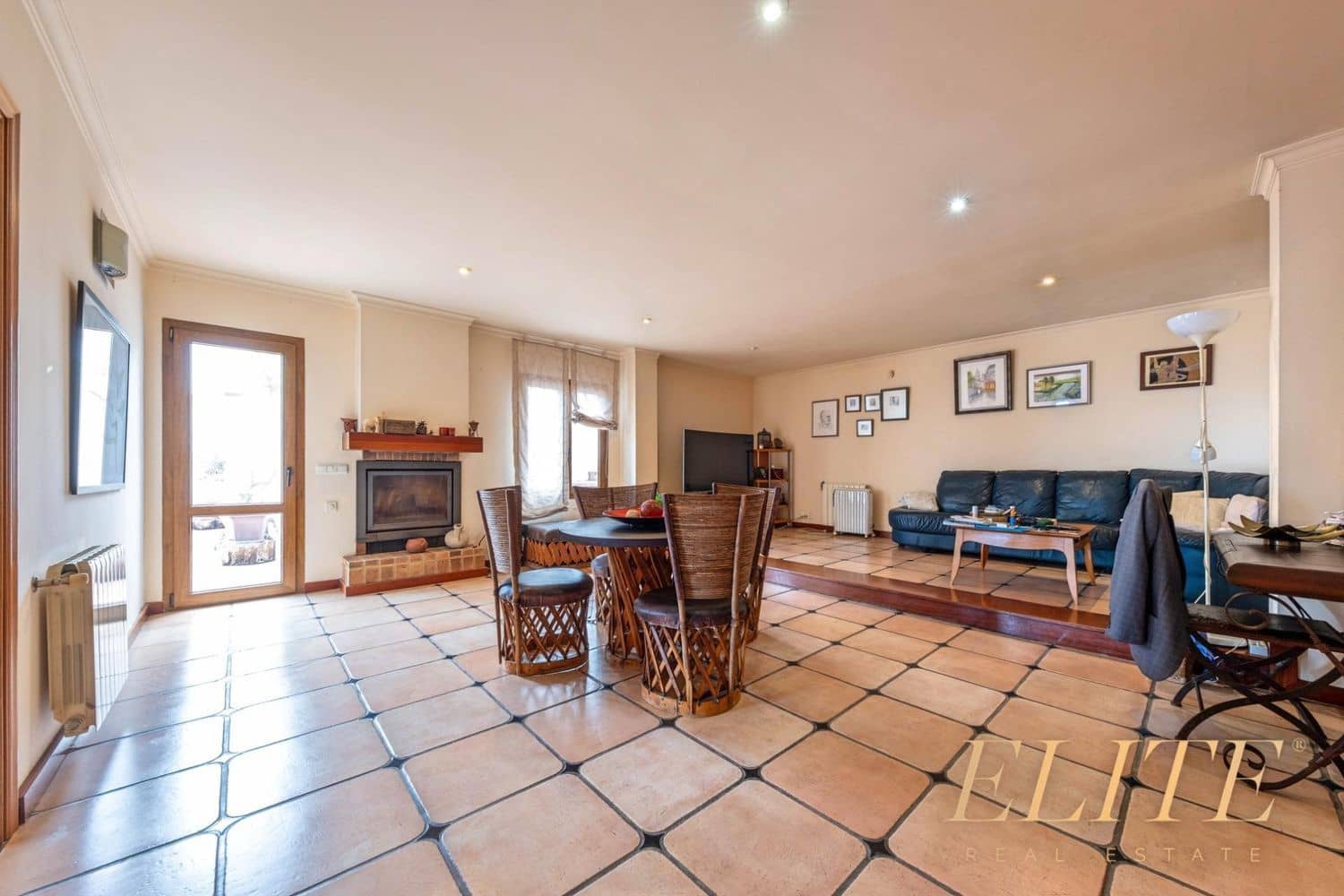 5 bedroom Villa for sale in Santa Brigida with pool garage - € 700,000 (Ref: 9586840)