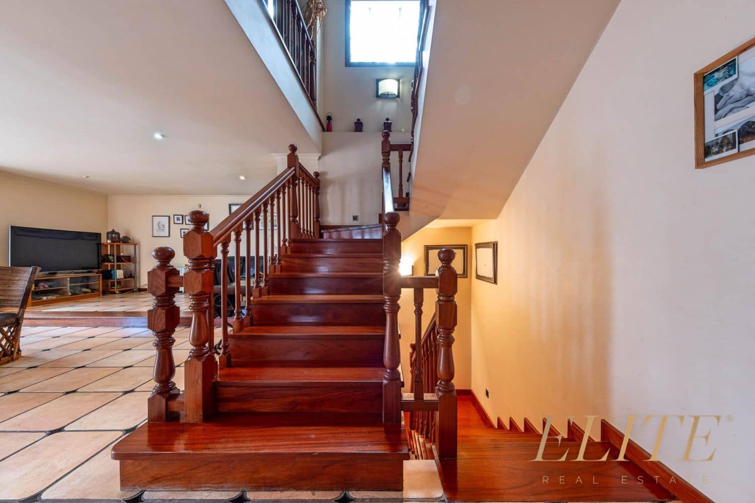 5 bedroom Villa for sale in Santa Brigida with pool garage - € 700,000 (Ref: 9586840)