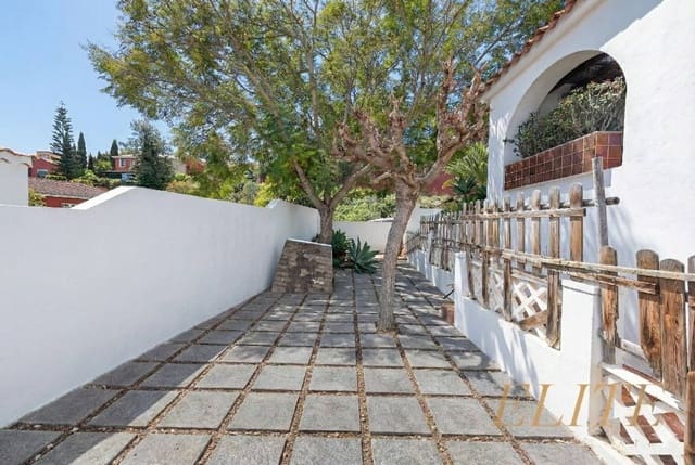 5 makuuhuone Huvila myytävänä paikassa Santa Brígida mukana uima-altaan 
autotalli - 700 000 € (Ref: 9586840)